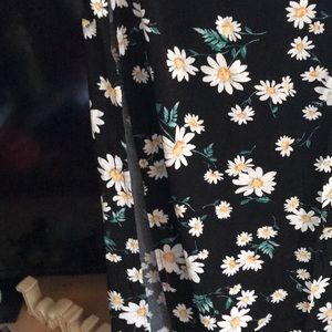 Forever 21 Skirts - Steal of the week ❤️❤️ Daisy’s maxi skirt Forever 21 Skirts - Steal of the week ❤️❤️ Daisy’s maxi skirt